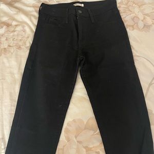 Black Levi’s 720 High-Rise Super Skinny size 26